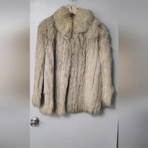 Vintage 1950s Saga Fox fur jacket. Very good condition. Size medium.